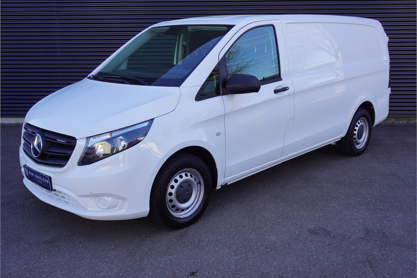 Mercedes-Benz Vito - 114 CDI 136pk Automaat Lang L2 Trekhaak Apple Carplay Camera Navi Stoelverwarming ACC Crui - AutoWereld.nl