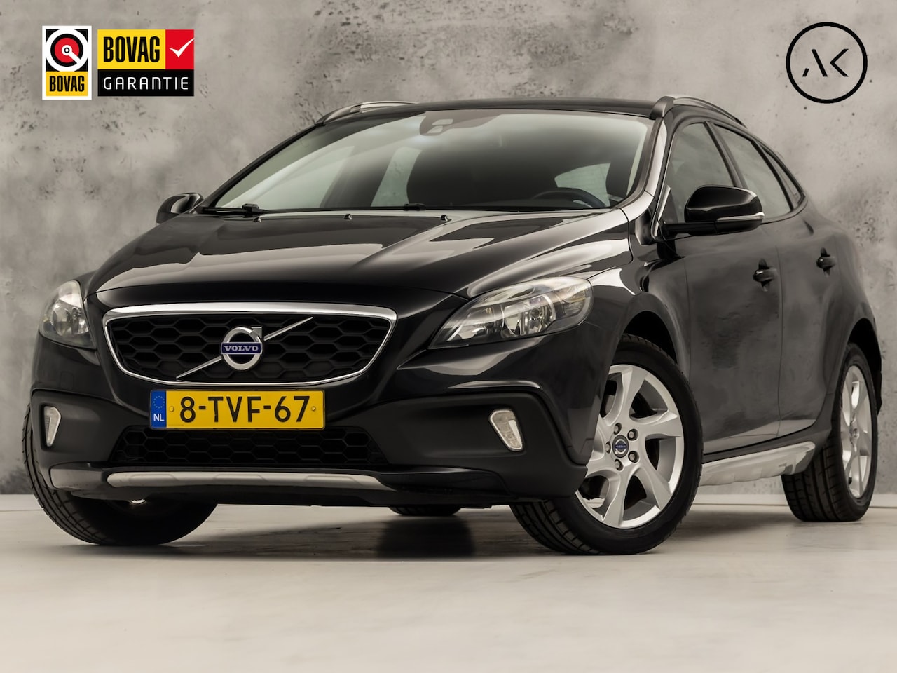 Volvo V40 Cross Country - 1.6 T4 Sport 179Pk (NAVIGATIE, CLIMATE, TREKHAAK, SPORTSTOELEN, PARKEERSENSOREN, CRUISE, N - AutoWereld.nl