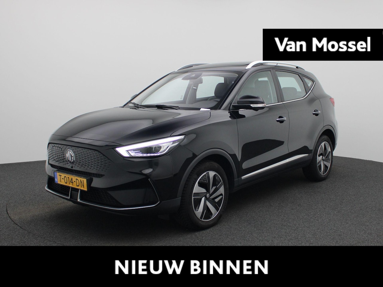 MG ZS - EV Long Range Luxury 70 kWh | 360 graden camera | panoramadak | aplle carplay/ android aut - AutoWereld.nl