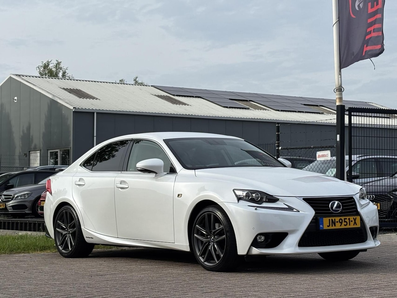 Lexus IS - 300h F Sport Line cruise leder camera keyless - AutoWereld.nl