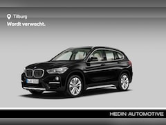 BMW X1 - sDrive20i Orange Edition III | Achteruitrijcamera | Glazen Panoramadak | Parking Assistant