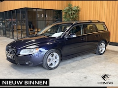 Volvo V70 - 2.0T Momentum. Cruise-control. leer. Trekhaak. Youngtimer
