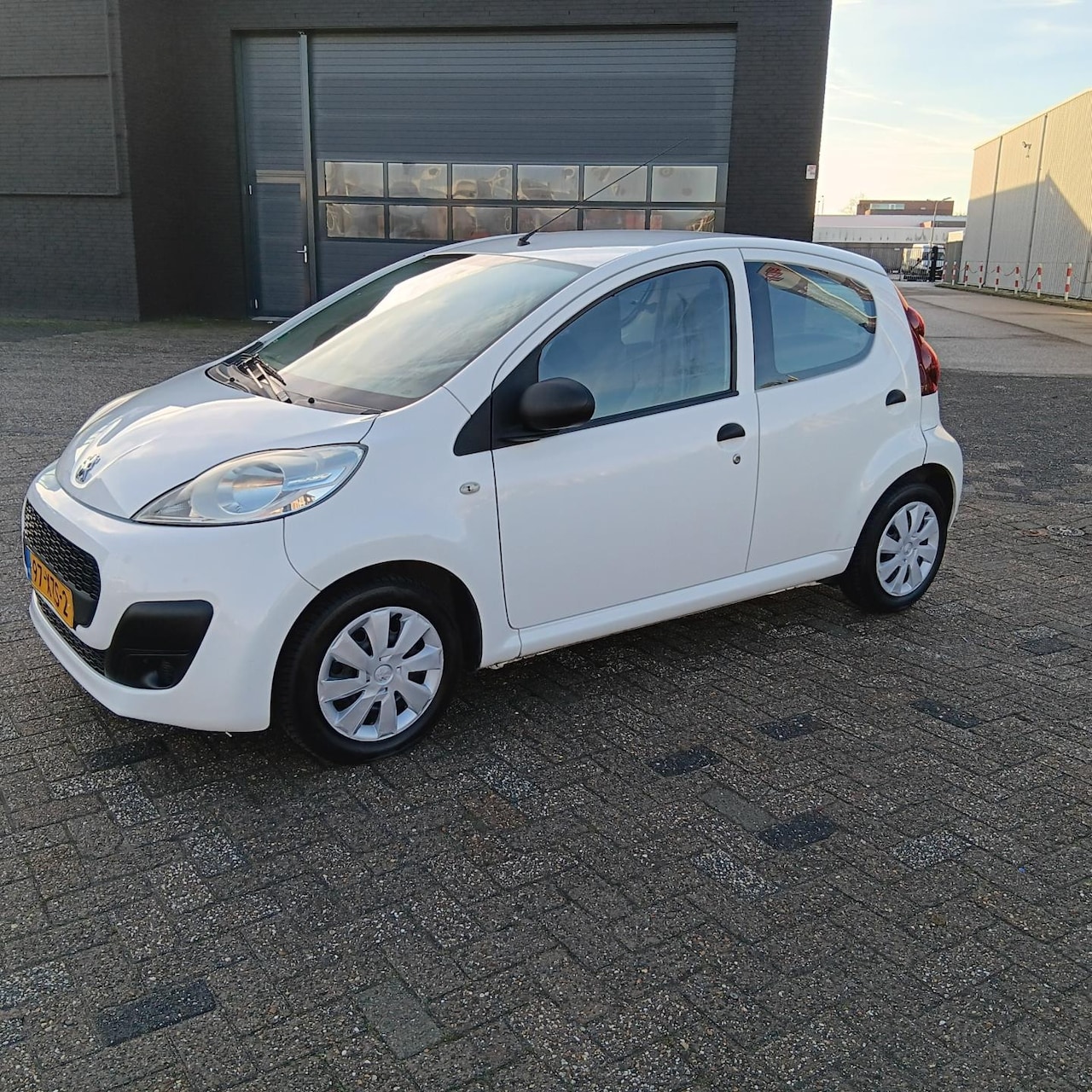 Peugeot 107 - 1.0 Access Accent 1.0 Access Accent - AutoWereld.nl
