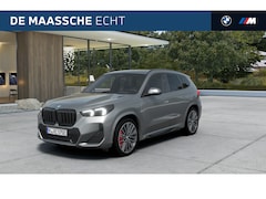 BMW X1 - xDrive30e M Sport Automaat / Panoramadak / Trekhaak / Sportstoelen / M Adaptief onderstel