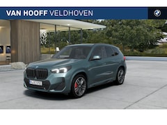 BMW X1 - xDrive30e M Sport Automaat / Panoramadak / Trekhaak / Sportstoelen / Head-Up / M Adaptief