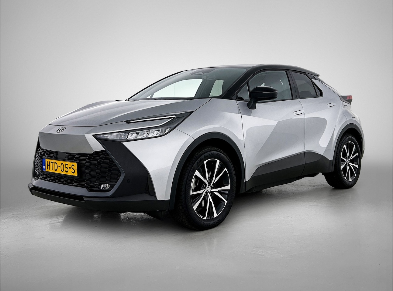 Toyota C-HR - 2.0 Plug-in Hybrid 220 Dynamic | Navigatie | PDC | Stuur-Stelverwarming | - AutoWereld.nl