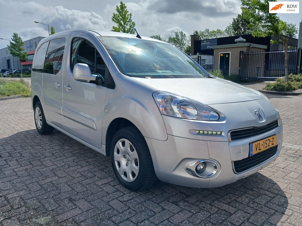 Peugeot Partner - 120 1.6 e-HDI L1 Navteq 120 1.6 e-HDI L1 Navteq - AutoWereld.nl