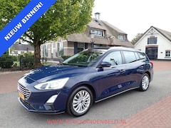 Ford Focus Wagon - 1.0 EcoBoost Titanium Business / CAMERA / PANO / TREKHAAK / KEYLESS / ACC