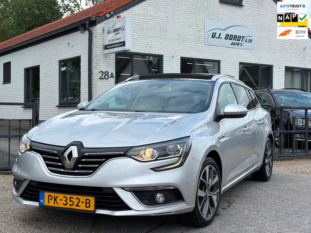 Renault Mégane Estate - 1.2 TCe Bose panoramadak|netjes ! - AutoWereld.nl