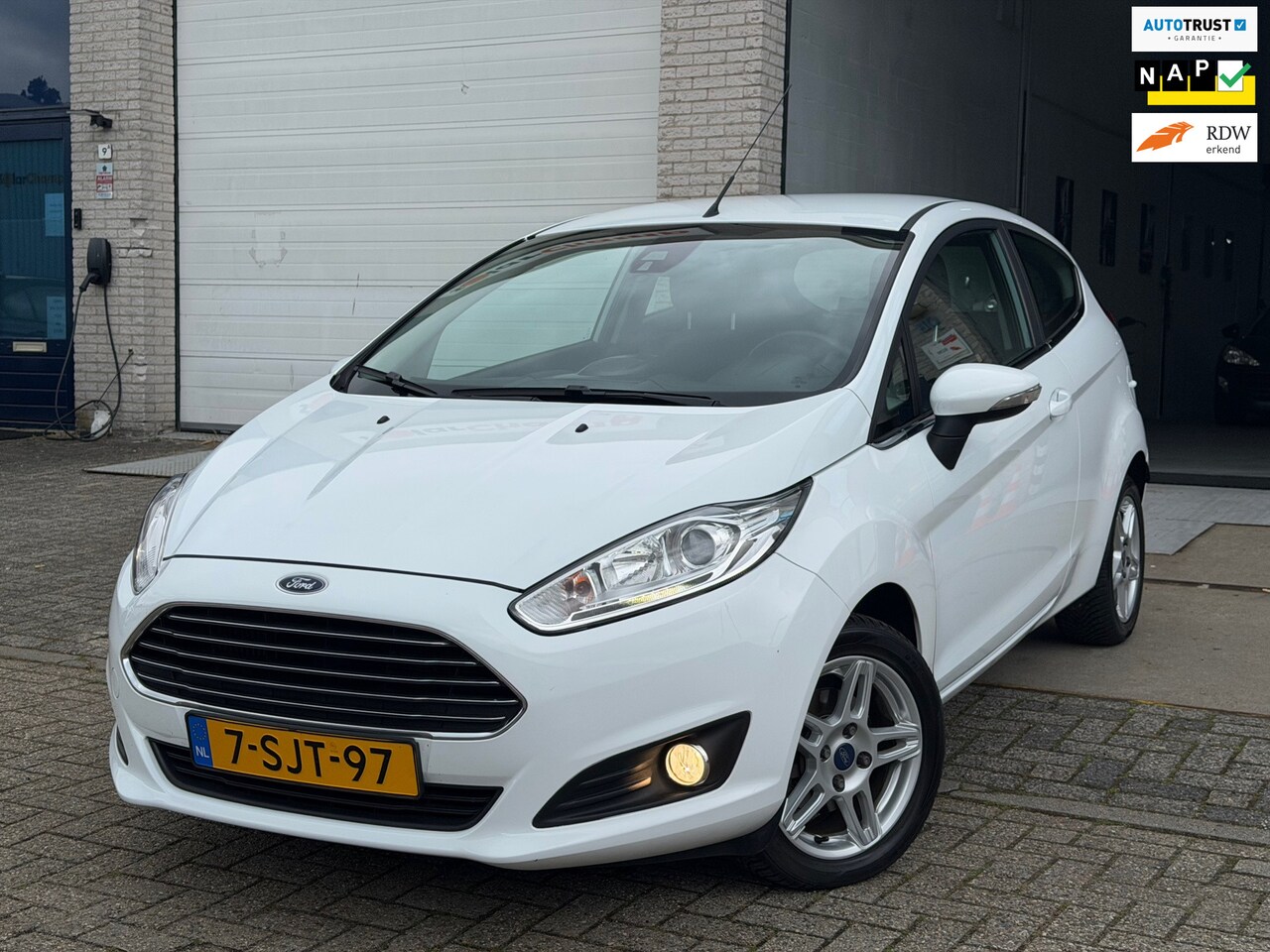 Ford Fiesta - 1.0 EcoBoost Titanium/nap/ 1e EIG/ dealeronderhouden/ 1jaar apk/ zeer nette auto. - AutoWereld.nl