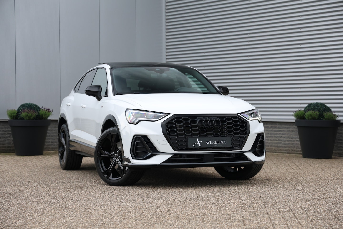 Audi Q3 Sportback - 45 TFSI e S-Line 245PK Pano|Trekh|Matrix|Elek stoel. - AutoWereld.nl