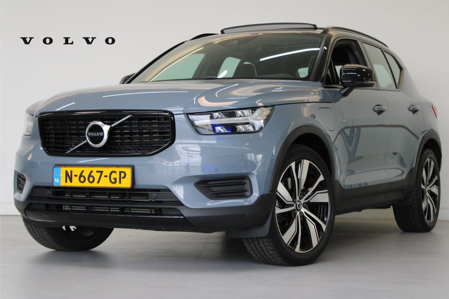 Volvo XC40 - T5 262PK R-Design | Panoramadak | Trekhaak | Adap Cruise | Stoel&Stuur Verw. | Keyless - AutoWereld.nl