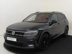Volkswagen Tiguan Allspace - 1.5 TSI Highline Business R 7p. | Panoramadak | Trekhaak | Black style | Parkeerassistent