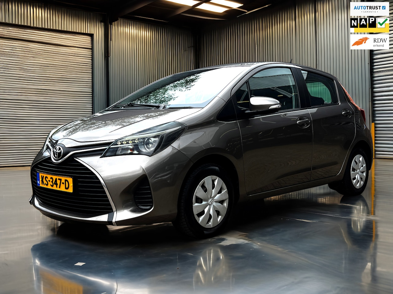 Toyota Yaris - 1.0 VVT-i Aspiration zeer nette auto dealer onderhouden - AutoWereld.nl