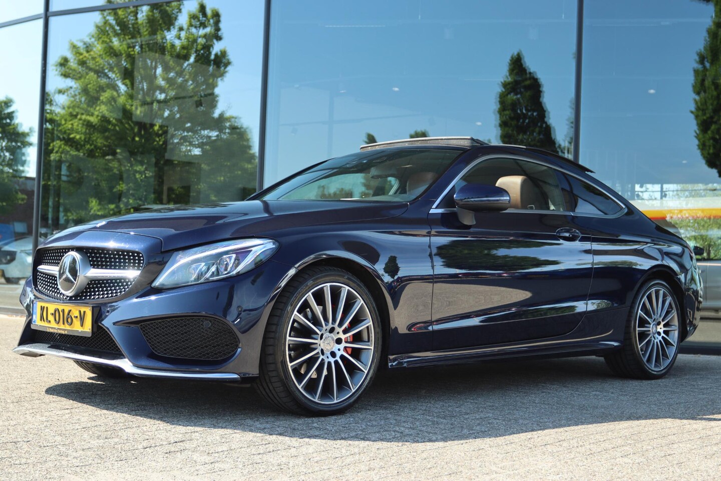 Mercedes-Benz C-klasse Coupé - 180 AMBITION AUT. AMG | PANO | BURMESTER | LED | CAMERA | LEDER | ACC - AutoWereld.nl