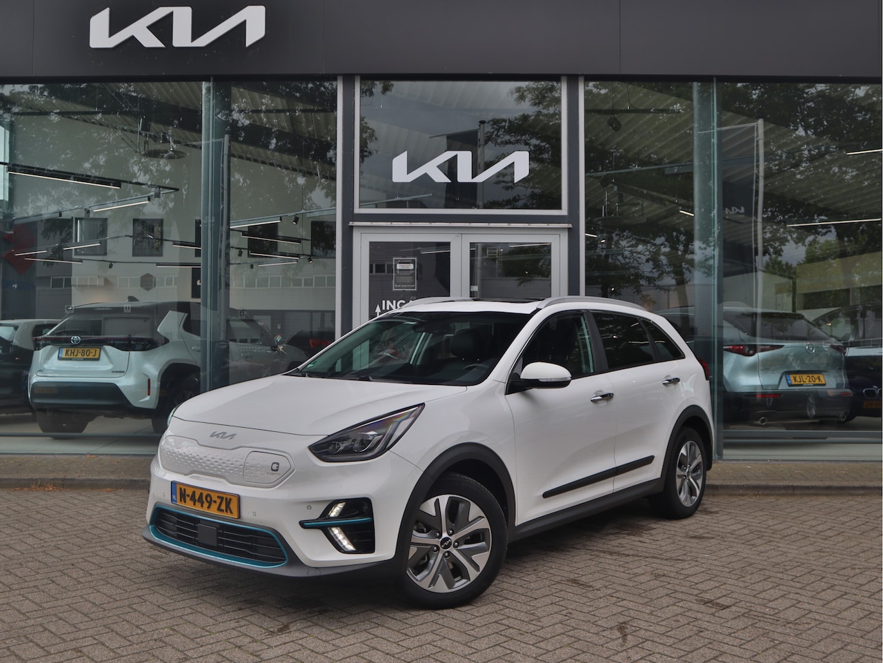 Kia e-Niro - DynamicPlusLine 64 kWh Stoelverwarming | Leder | Navigatie | Camera - AutoWereld.nl