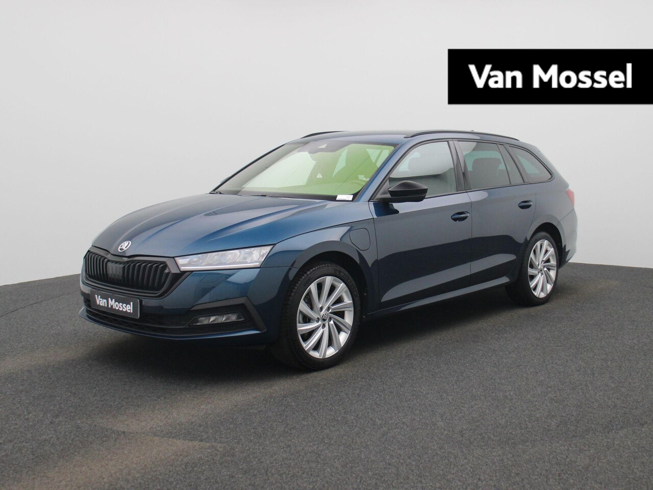 Skoda Octavia Combi - 1.4 TSI PHEV 150kW DSG6 Ambition | ELEKTR. ACHTERKLEP | STOELVERWARMING | ACHTERUITRIJCAME - AutoWereld.nl