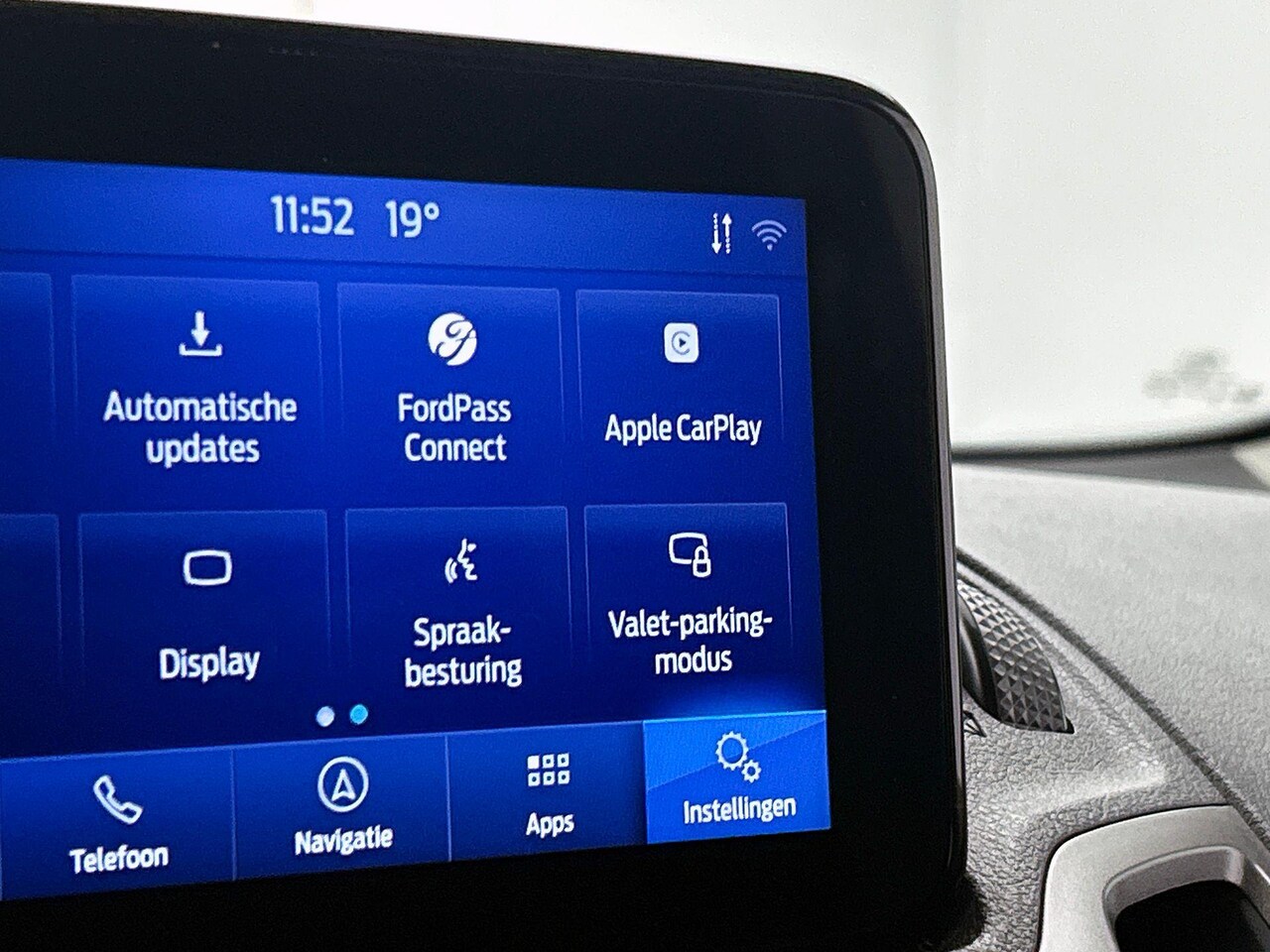 Ford Transit Connect - 1.5 EcoBlue L2 Trend Navigatie Airco DAB+ Parkeersensoren Camera Bluetooth LM Velgen Apple - AutoWereld.nl