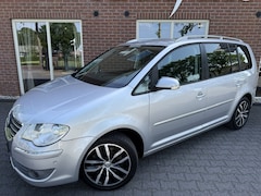 Volkswagen Touran - 1.4 TSI Highline 170PK AUTOMAAT NIEUWE APK / TREKHAAK / CRUISE /