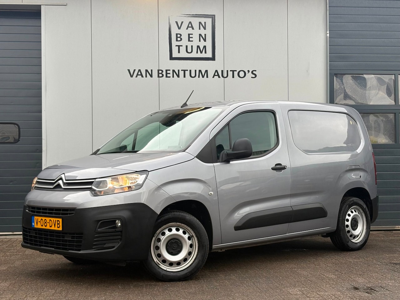 Citroën Berlingo - 1.5BlueHDI 131pk Autom. Navi Carplay 3-pers. Airco - AutoWereld.nl
