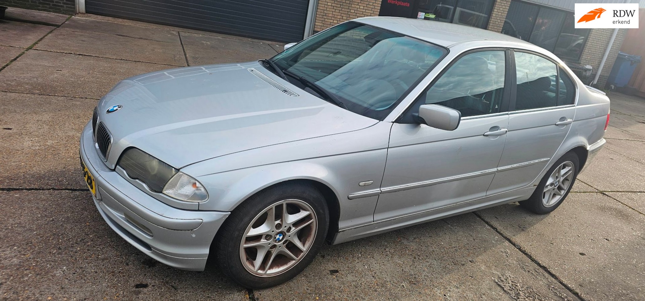 BMW 3-serie - 323i Executive 323i Executive - AutoWereld.nl