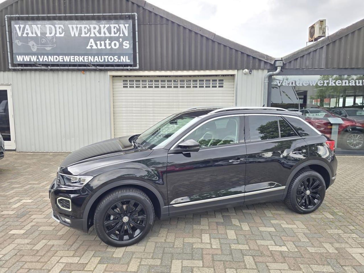 Volkswagen T-Roc - 1.5 TSI Sport AUTOMAAT Clima|Navi|LED|Virtual|Trekhaak|Nap!! - AutoWereld.nl