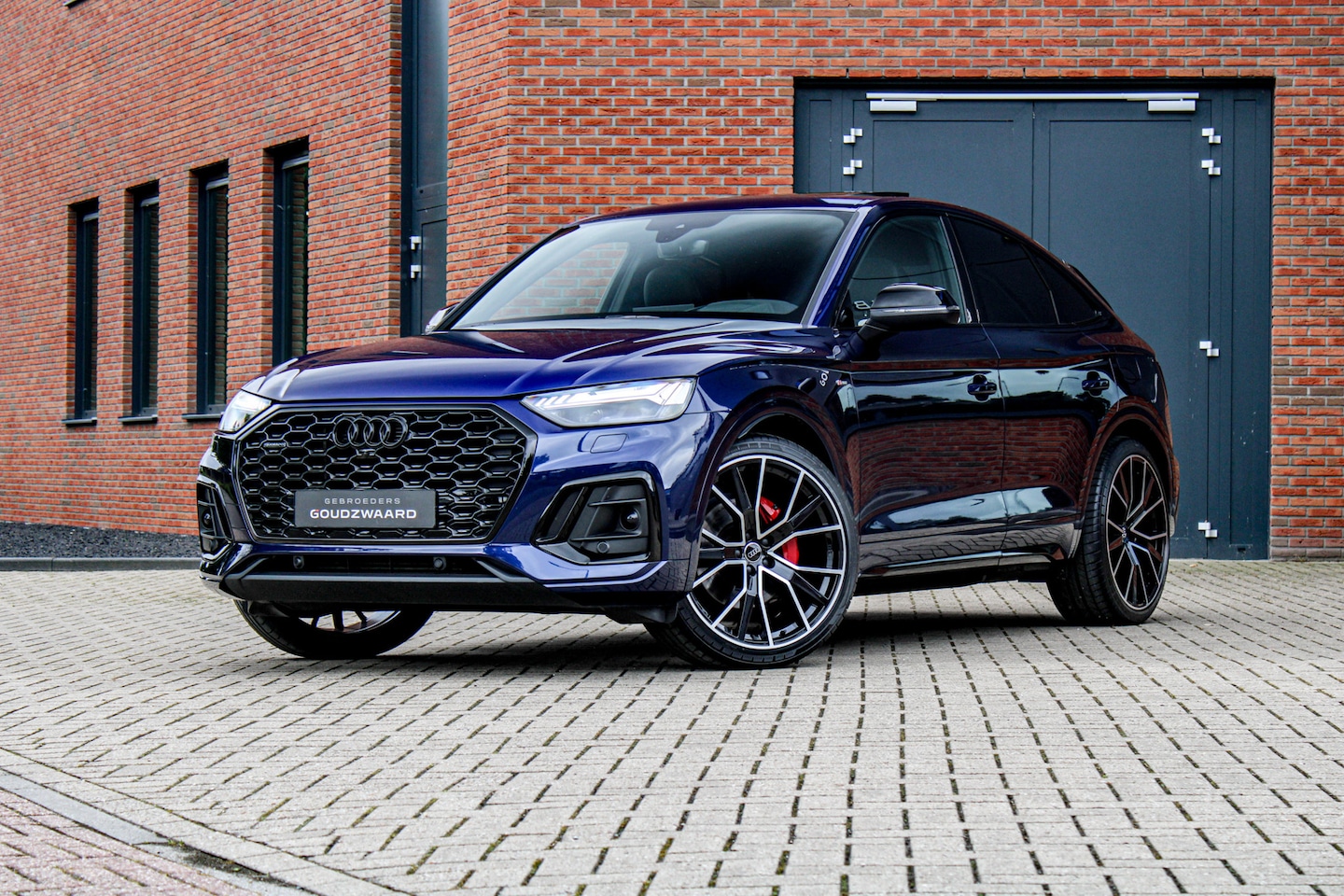 Audi Q5 Sportback - 55 TFSI e S edition Competition | Luchtvering | Pano | HUD | B&O | Trekhaak - AutoWereld.nl