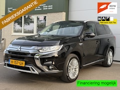 Mitsubishi Outlander - 2.4 PHEV Pure Nap Carplay Keyless Camera Trekhaak Cruise Clima Nav