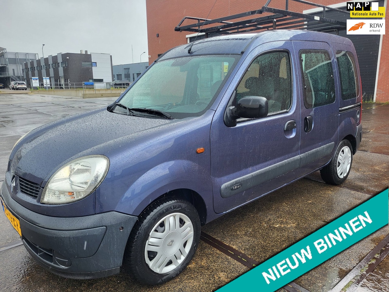 Renault Kangoo - 1.6-16V Privilège 1.6-16V Privilège,AIRCO, TREKHAAK,IMPERIAAL - AutoWereld.nl