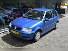 Volkswagen Polo - 1.4-16V Trendline