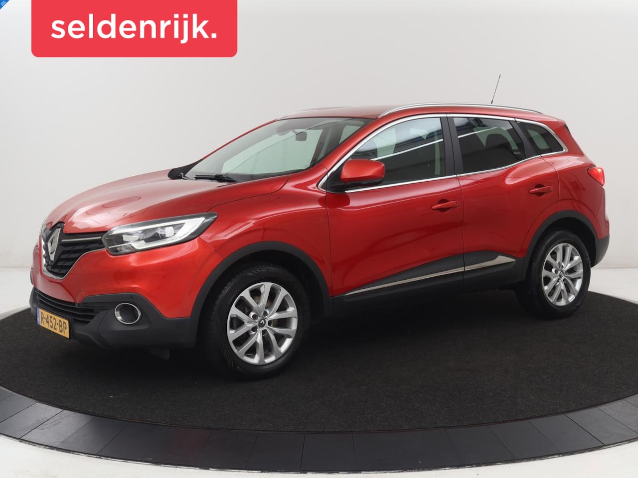 Renault Kadjar - 1.2 TCe Zen | Trekhaak | Navigatie | Keyless | Climate control | Bluetooth | Parkeerhulp | - AutoWereld.nl