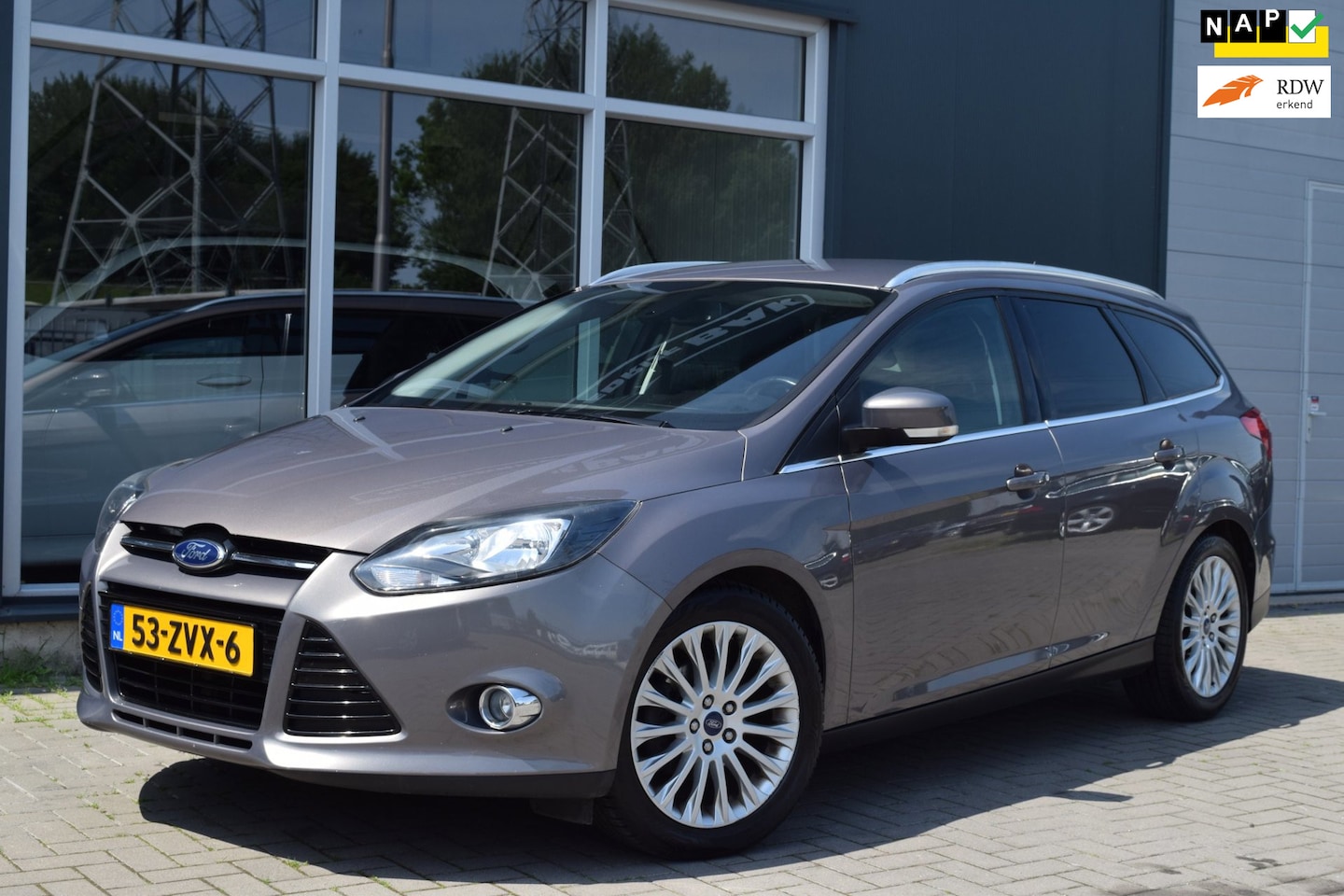 Ford Focus Wagon - 1.0 EcoBoost Titanium | Clima | Navi | APK 7-2027 - AutoWereld.nl