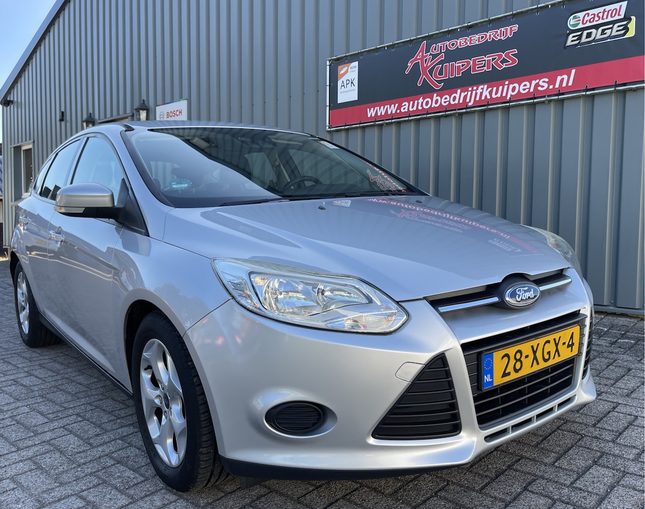 Ford Focus - 1.0 EcoBoost Trend Navi.Cruise.Lm.velgen.Trekhaak - AutoWereld.nl