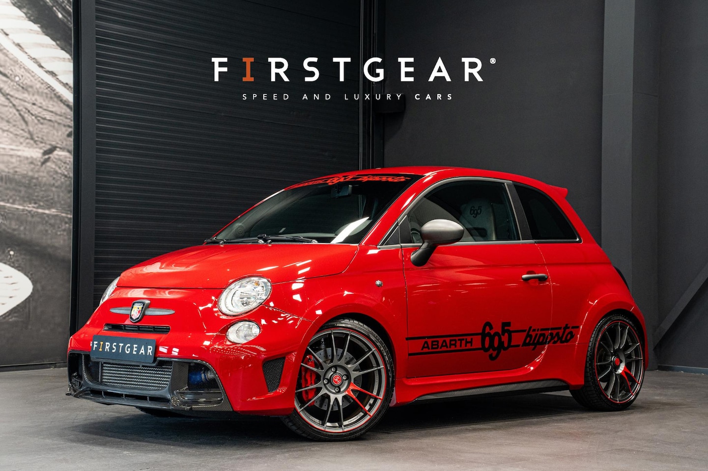 Abarth 695 - Biposto *O.Z. Lichtmetalen velgen / Akrapovic / Carbon in-exterieur / Sportstoelen / Bremb - AutoWereld.nl