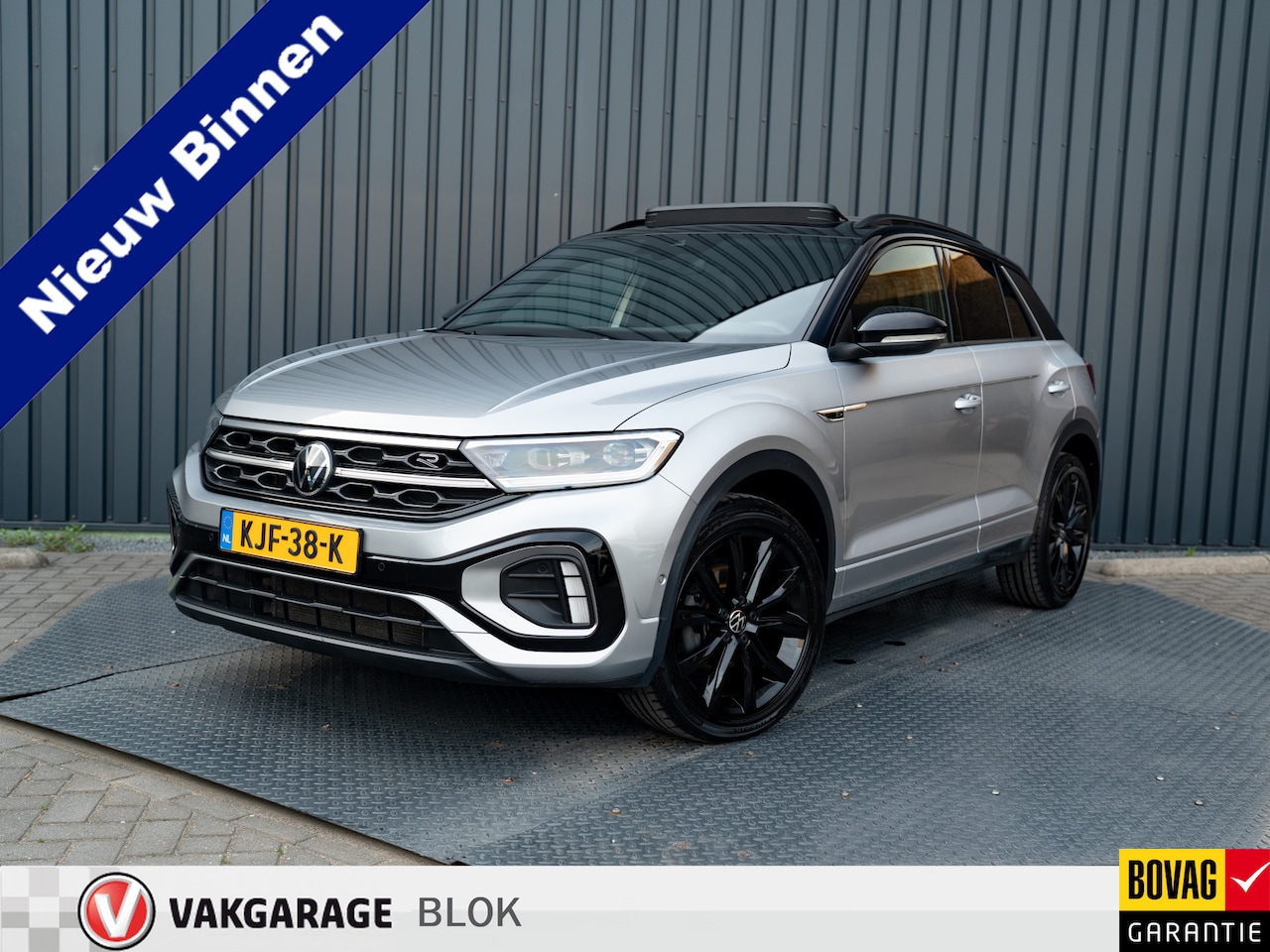 Volkswagen T-Roc - 1.5 TSI R-Line Business+ | Panodak | Trekhaak afnb. | IQ Light | Side Assist | Keyless | C - AutoWereld.nl