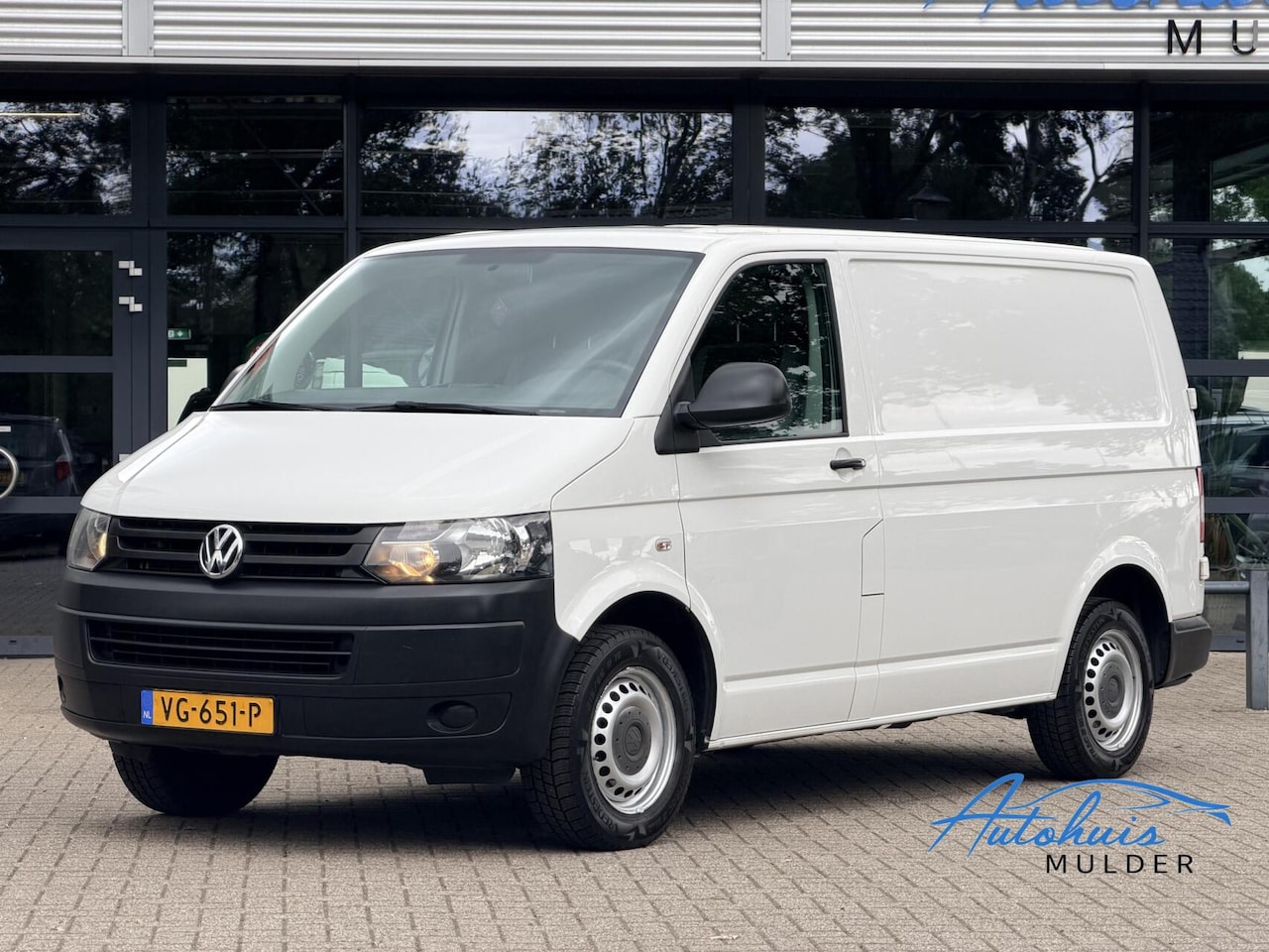 Volkswagen Transporter - 2.0 TDI L1H1 BM T800 Baseline | Airco | Cruise | Trekhaak | Nette Staat | Marge - AutoWereld.nl