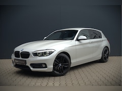 BMW 1-serie - 118i Sport Line Edition | Stoelverwarming | Cruise Control | Parkeersensoren | Navigatie |