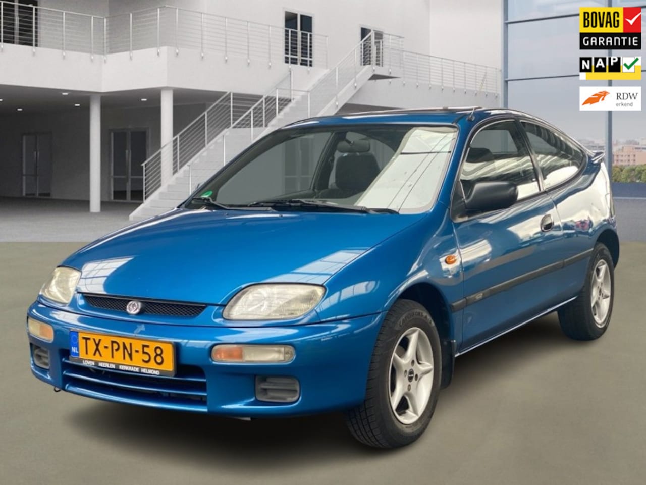 Mazda 323 - 1.5i P LX Automaat 1e Eigenaar +NAP NL-auto - AutoWereld.nl