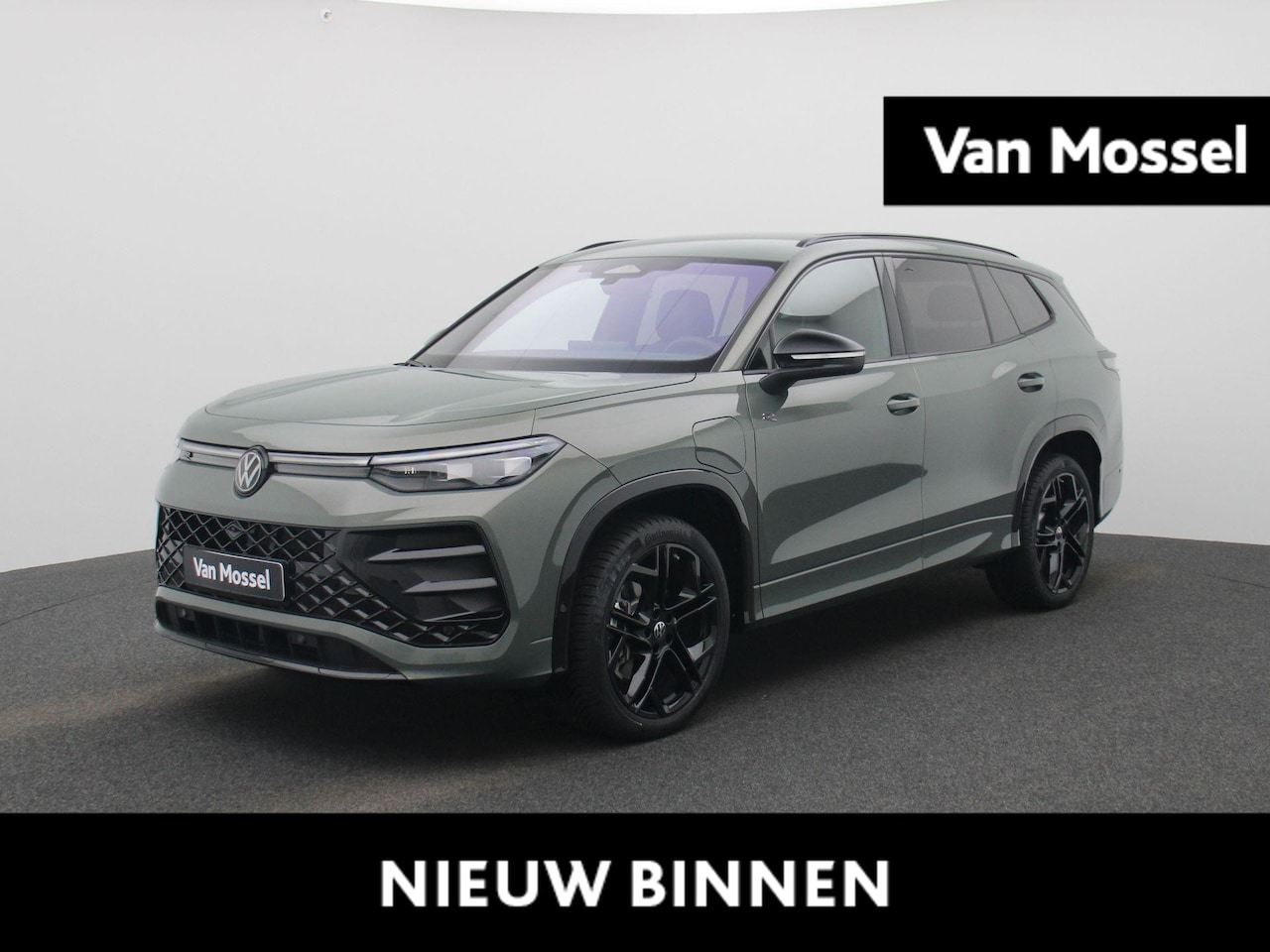 Volkswagen Tayron - 1.5 eHybrid R-Line Edition 204 PK| Nieuwe Auto | Direct Leverbaar | Panoramadak | Trekhaak - AutoWereld.nl
