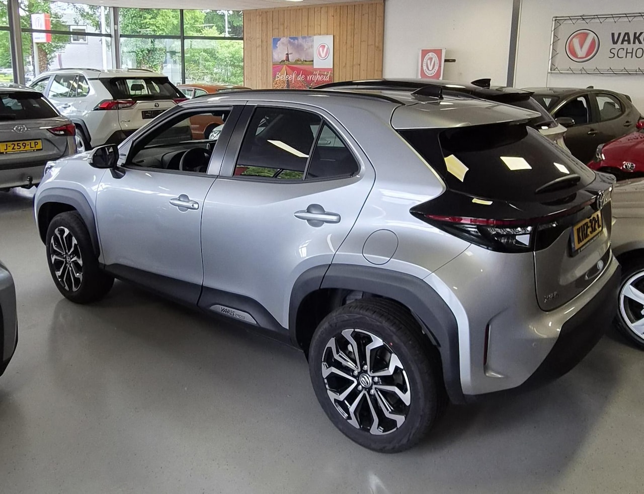 Toyota Yaris Cross - 1.5 Hybrid 130 Dynamic met Comfort Pakket - AutoWereld.nl