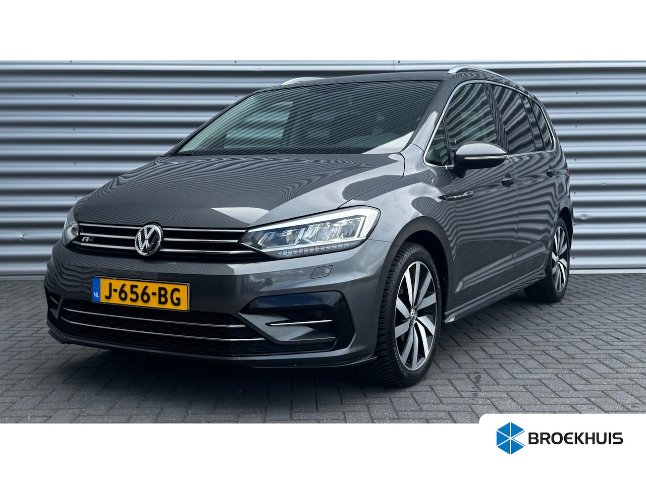 Volkswagen Touran - 1.5 TSI 150PK 7-ZITS HIGHLINE BUSINESS R AUTOMAAT / NAVI / LEDER / CLIMA / FULL-LED / PDC - AutoWereld.nl