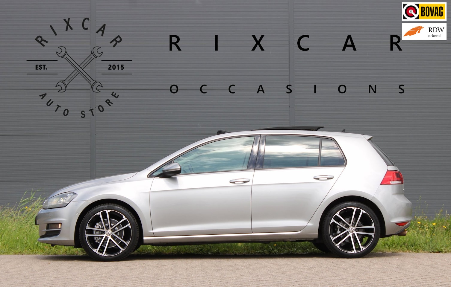 Volkswagen Golf - 1.4 TSI Highline Automaat PanoDak ACC Keyless Massage Allseason !!NIEUWBINNEN!! - AutoWereld.nl