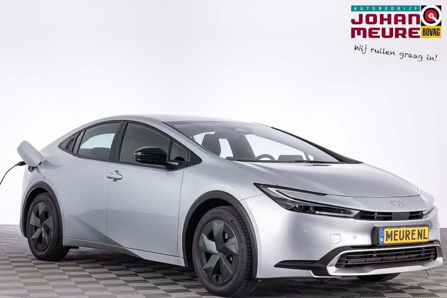 Toyota Prius - 2.0 Plug-in Comfort | NAVI | ECC | Stoelverwarming . - AutoWereld.nl