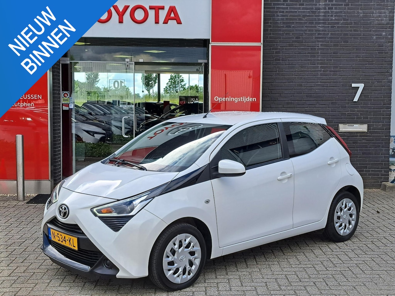 Toyota Aygo X - X-PLAY AIRCO ACHTERUITRIJCAERA APPLE CARPLAY / ANDROID AUTO - AutoWereld.nl