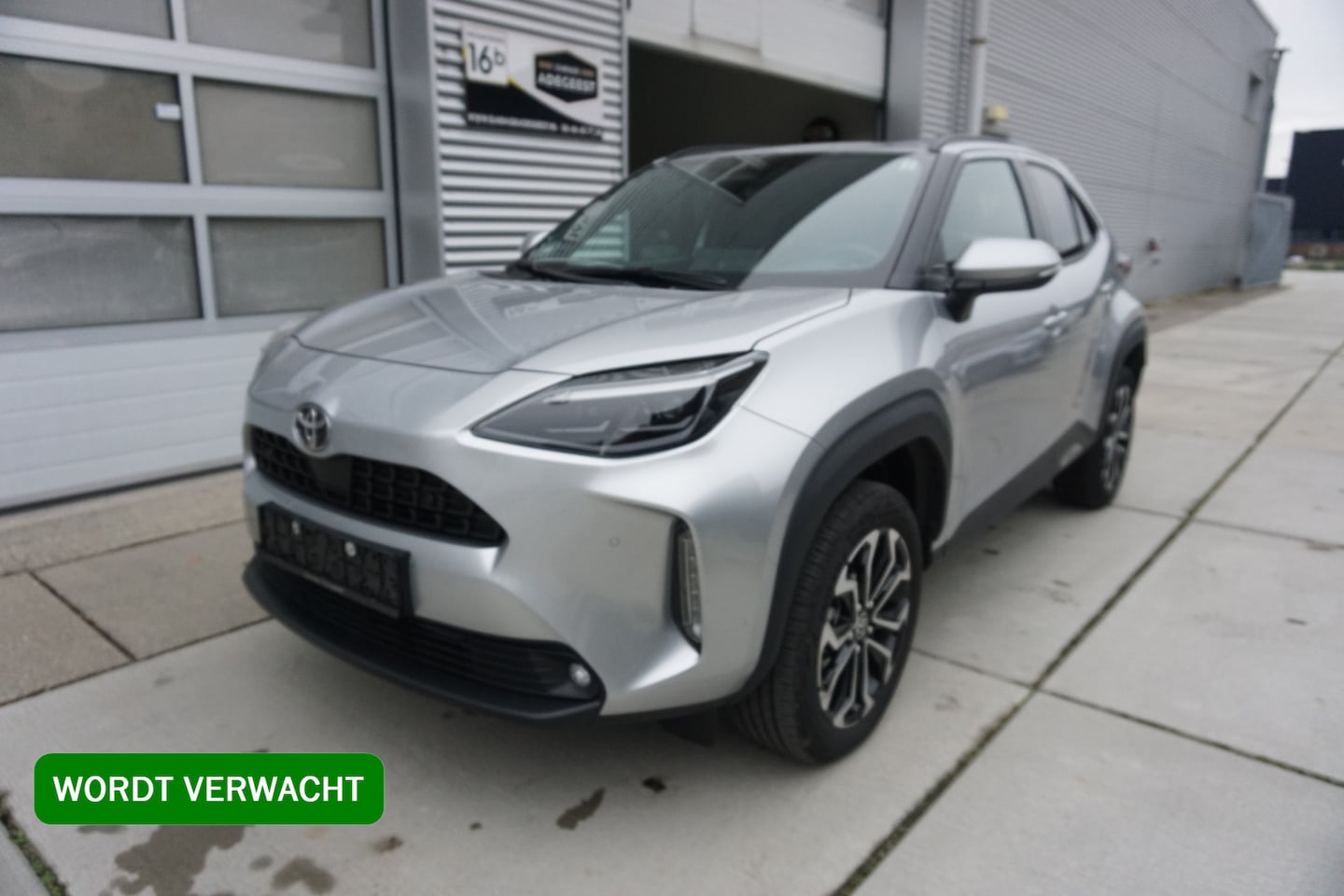 Toyota Yaris Cross - 1.5 Hybrid 130 Dynamic |Navi|Carplay|PDC V+A|Dodehoek|Stoel en stuurverw.|Camera| - AutoWereld.nl
