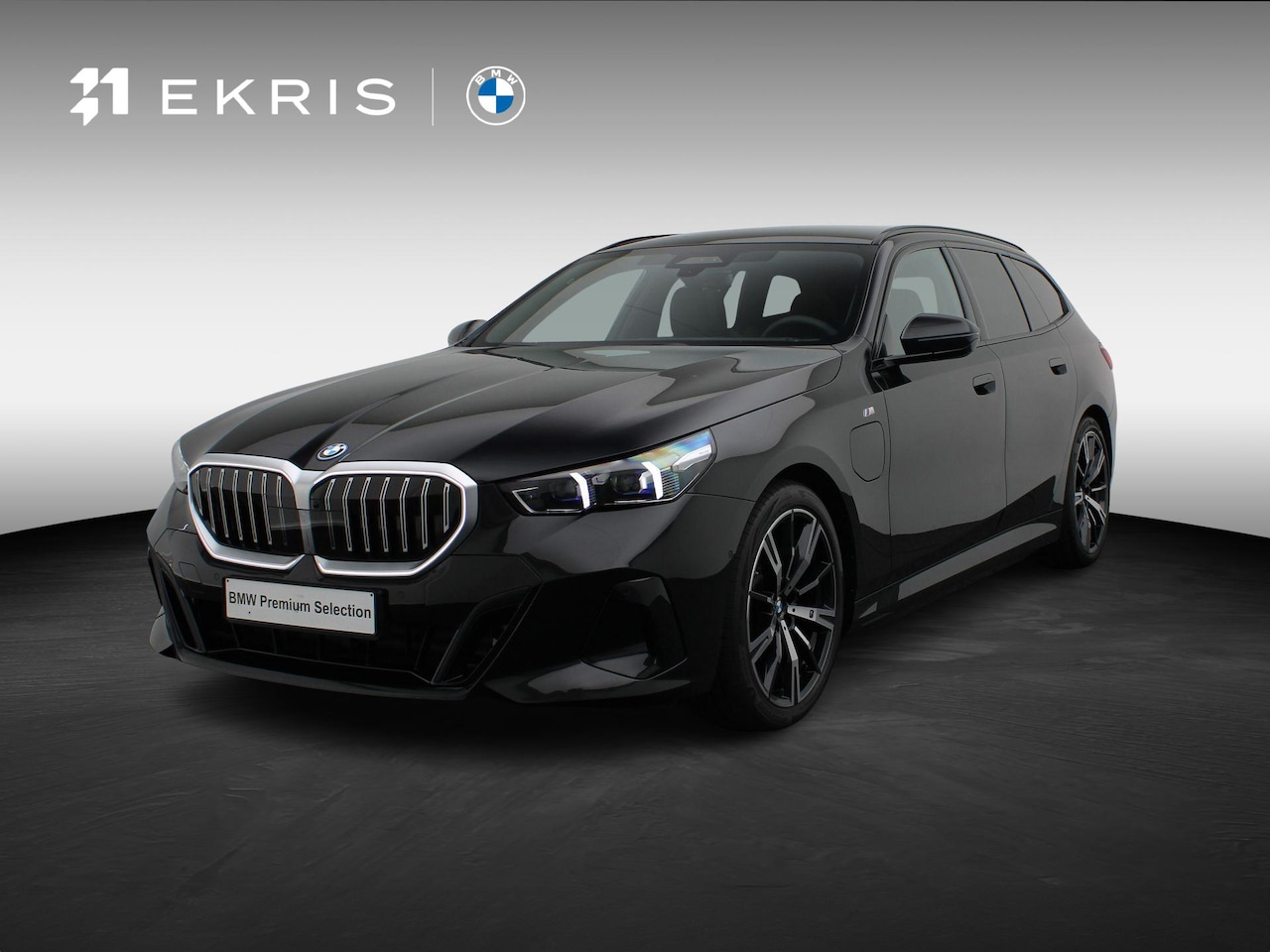BMW 5-serie Touring - 530e xDrive M Sportpakket | Panoramadak | Harman-Kardon | Driving Assist. Prof. | Stoelven - AutoWereld.nl