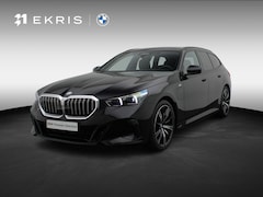 BMW 5-serie Touring - 530e xDrive M Sportpakket | Panoramadak | Harman-Kardon | Driving Assist. Prof. | Stoelven