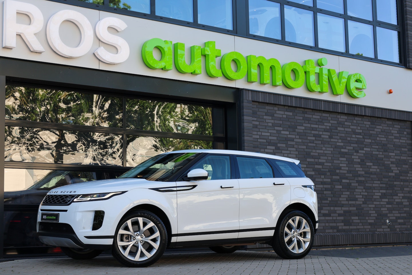 Land Rover Range Rover Evoque - 1.5 P300e AWD SE | MEMORY | DODEHOEK | CAMERA | KEYLESS | STOELVERWARMING | - AutoWereld.nl