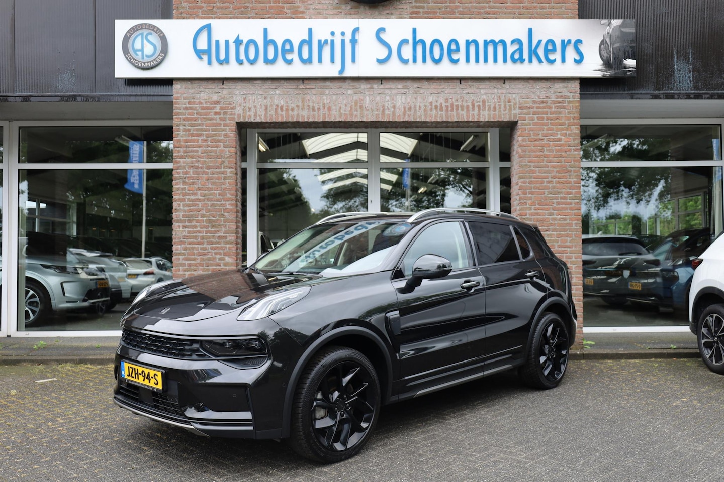 Lynk & Co 01 - 1.5 261PK! 6.6Kwh LADEN! FULL BLACKLINE! 360-CAMERA PANO/SCHUIF INFINITY DAB NAVI CARPLAY - AutoWereld.nl