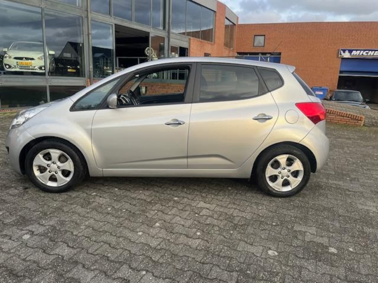 Kia Venga - 1.6 CVVT automaat 1 jaar Bovag garantie, rijklaar Kia Venga 1.6 CVVT Plus Pack